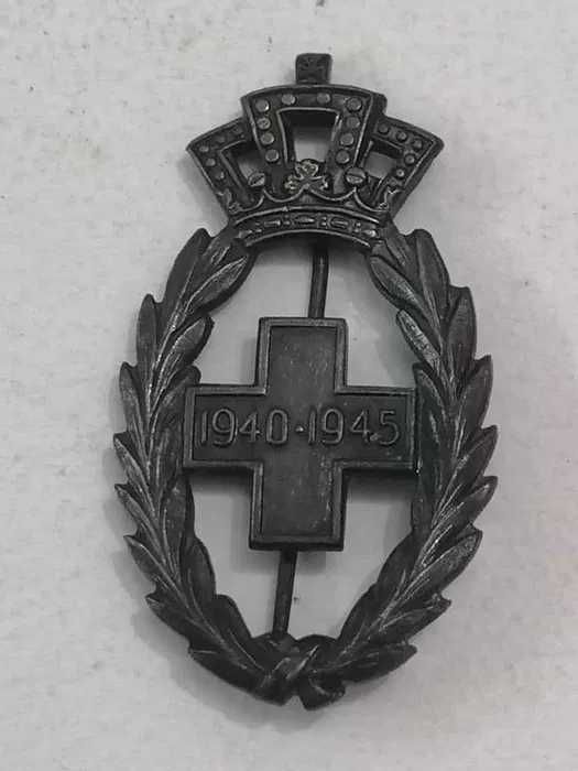 Lot vintage de 8 medalii diferite 4