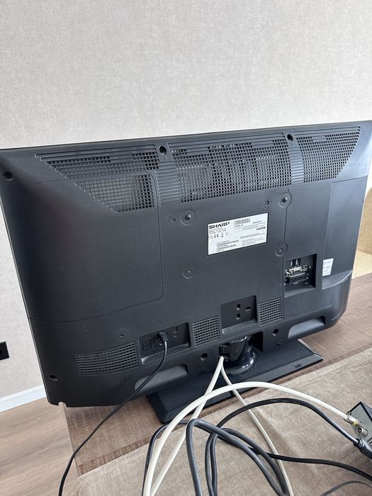 Телевизор SHARP 32 инча