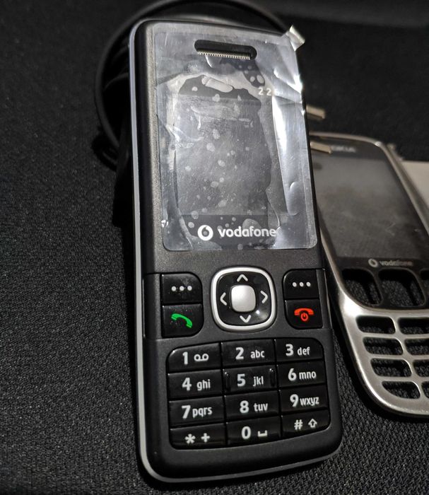 Стари телефони Samsung за части.