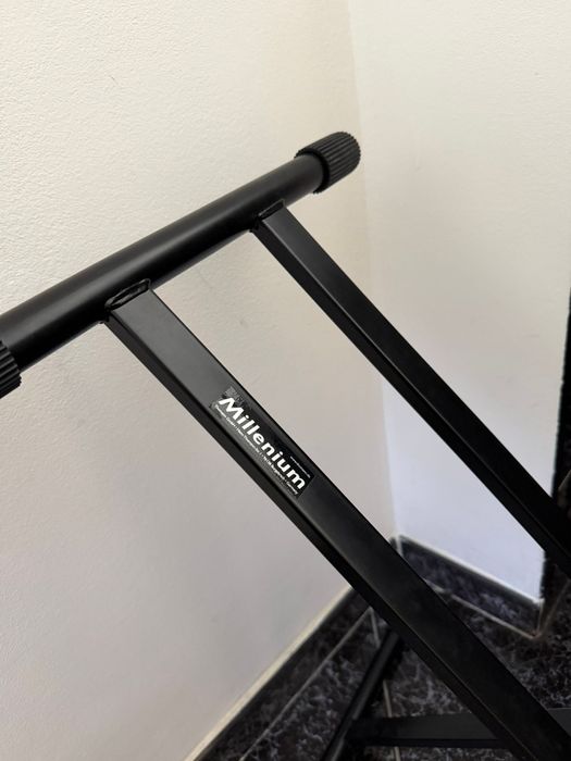 Orgă yamaha psr e453