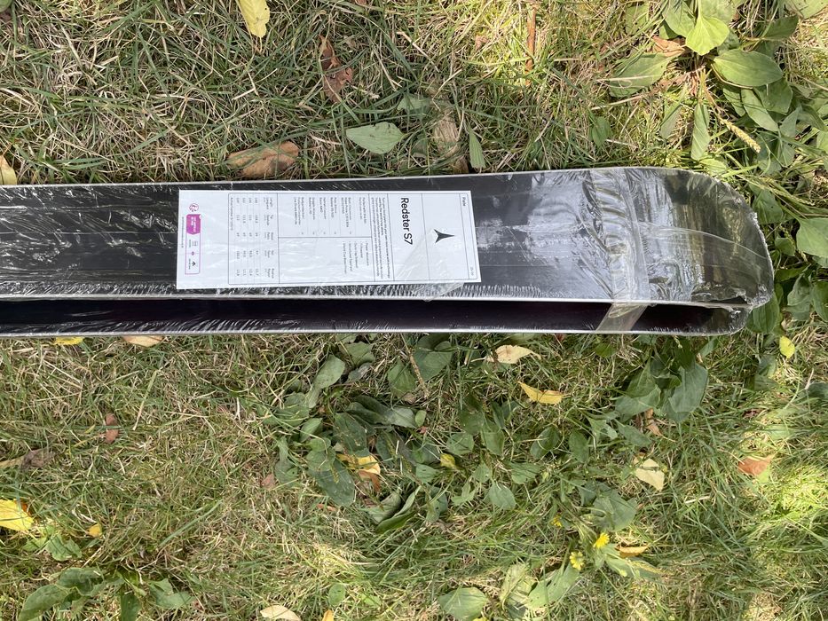 Skiuri Atomic redster s7 nou  +legaturi
