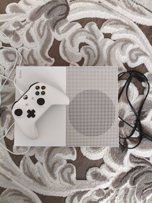 Продам XBox One S