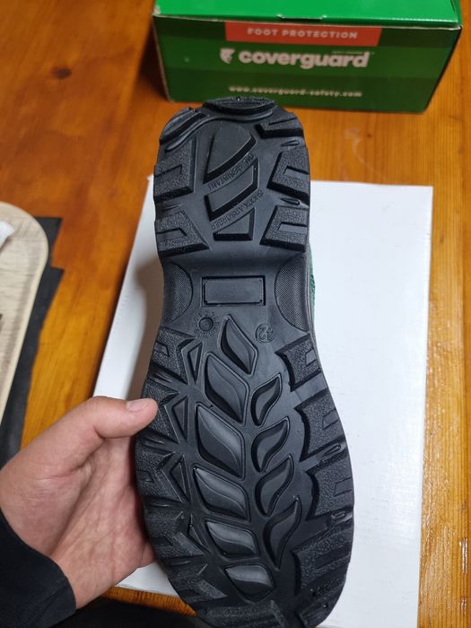 Ghete de munca unisex