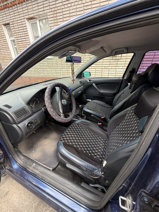 Продам машину Skoda Octavia.
