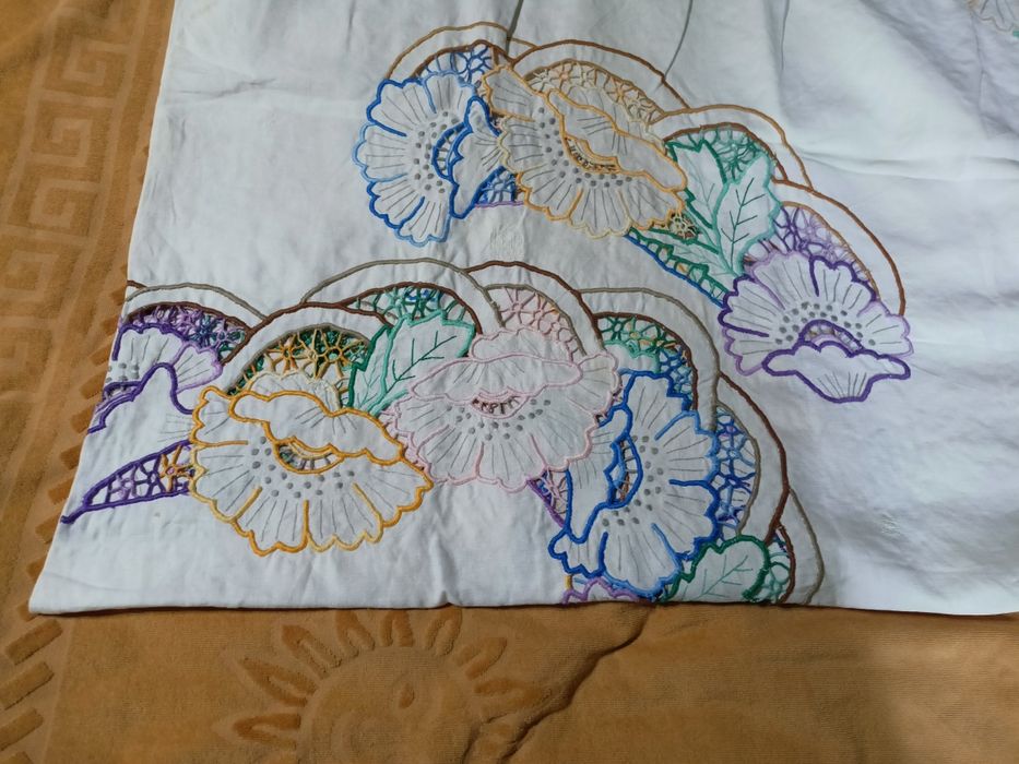 Скатерть антикварная