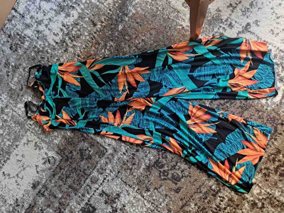 еластичен гащеризон на цветя