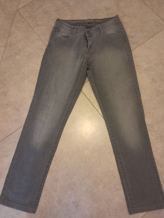 Blugi Dama gri marimea 28 M