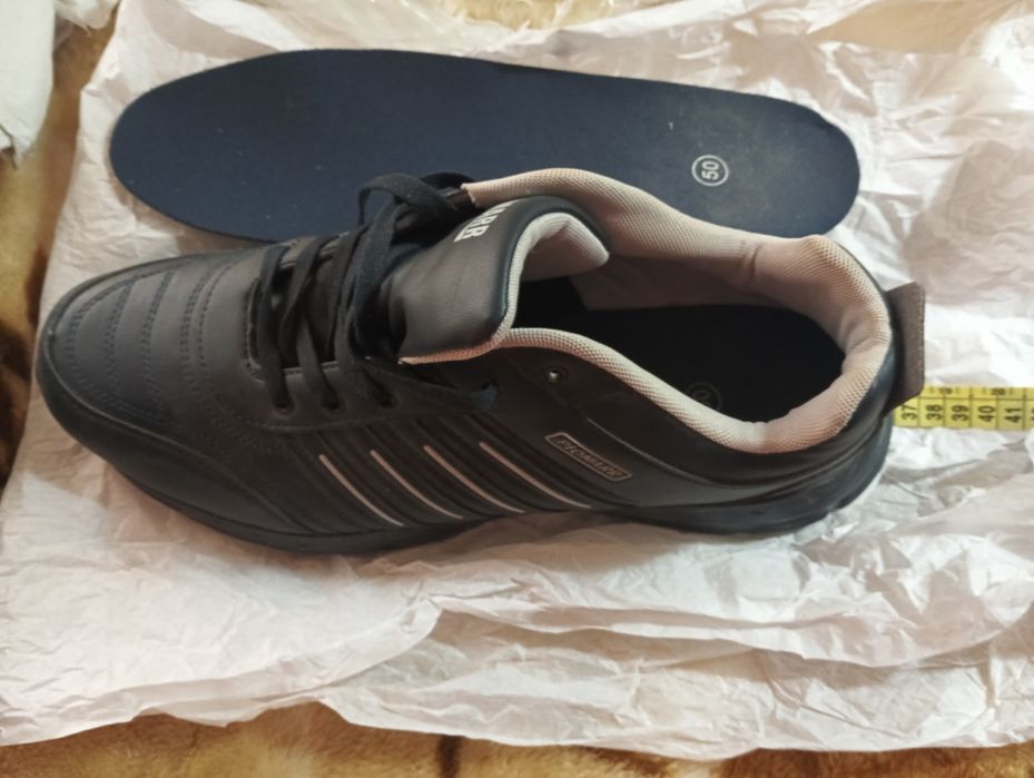 Кроссовки мужские.