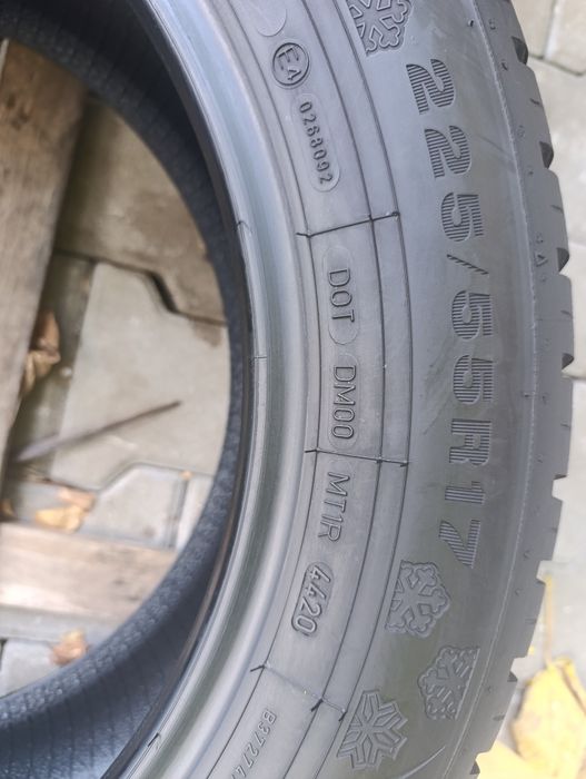 Anvelope de iarnă 225 55 17 Dunlop*MO dot 2020 , 7mm
