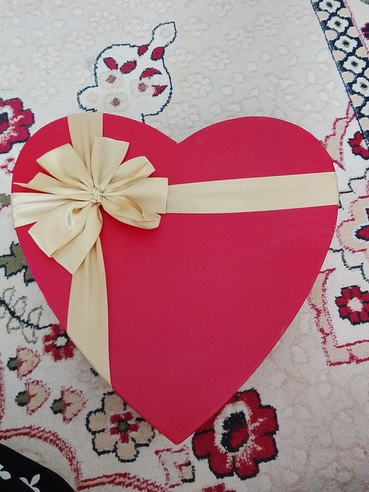 Подарочный каробка