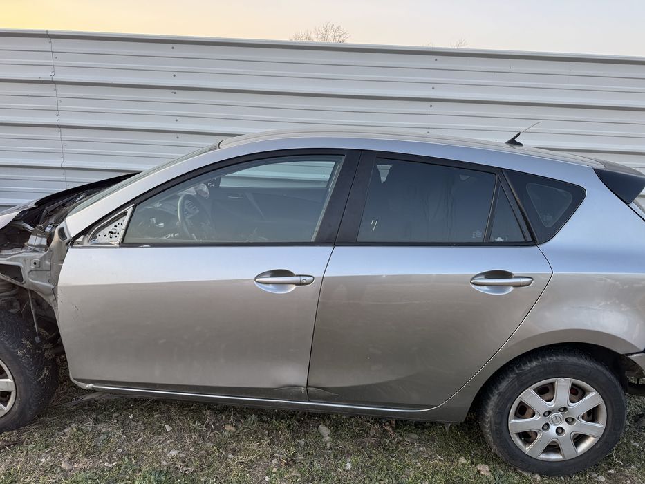 Usa stanga fata  usor defect Mazda 3 BL 2009-2013