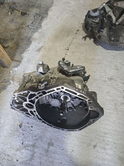 Cutie Viteze TL8 002 Dacia Duster 4x4 1.6 benzina