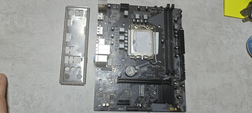 Материнская плата h610m