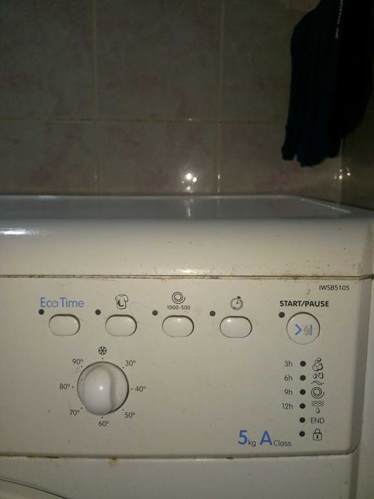 Avtomat kir yuvish mashinasi sotiladi. Indesit. Ishlashi joyida.