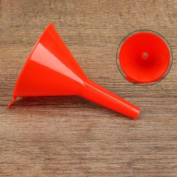 Комплект 4 броя пластмасови фунии - различни размери за течности