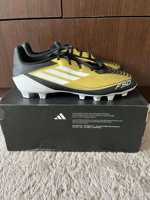 Мъжки футболни бутонки Adidas F50