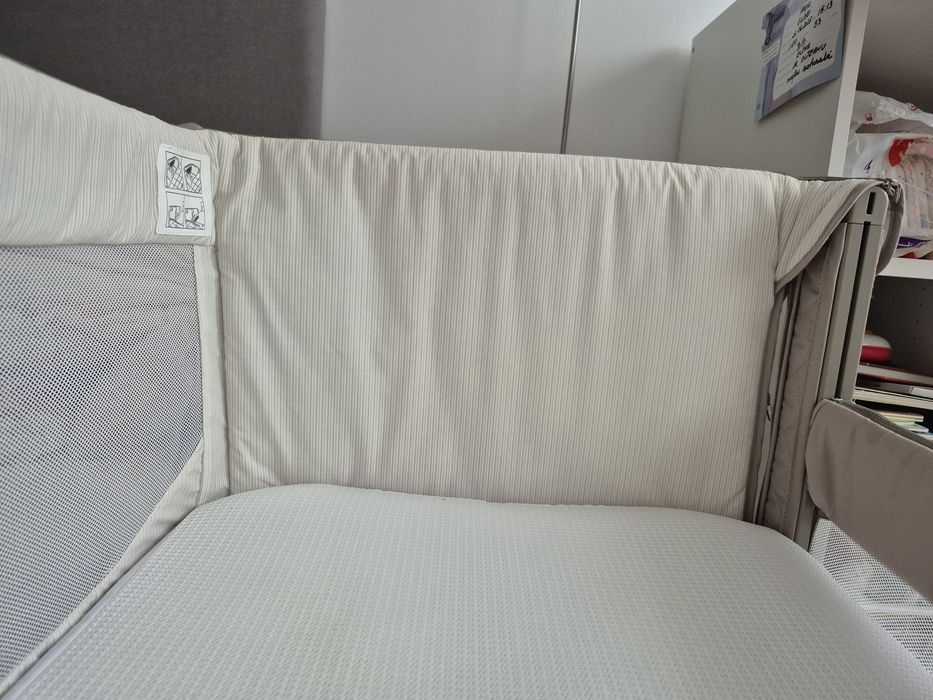 Pătuț co-sleeper Chicco Next2Me, stare bună