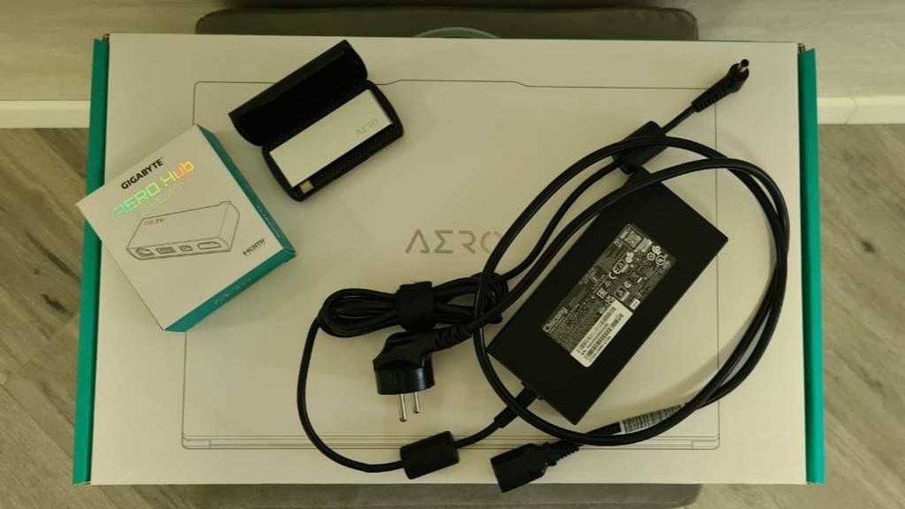 Ноутбук Gigabyte AERO 16 XE5, б/у