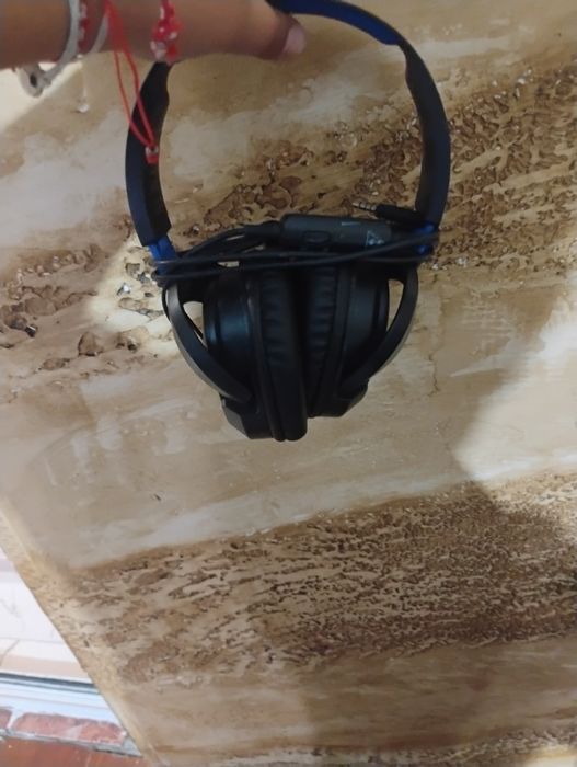 Чисто нови слушалки кабел е един метър с микрофон