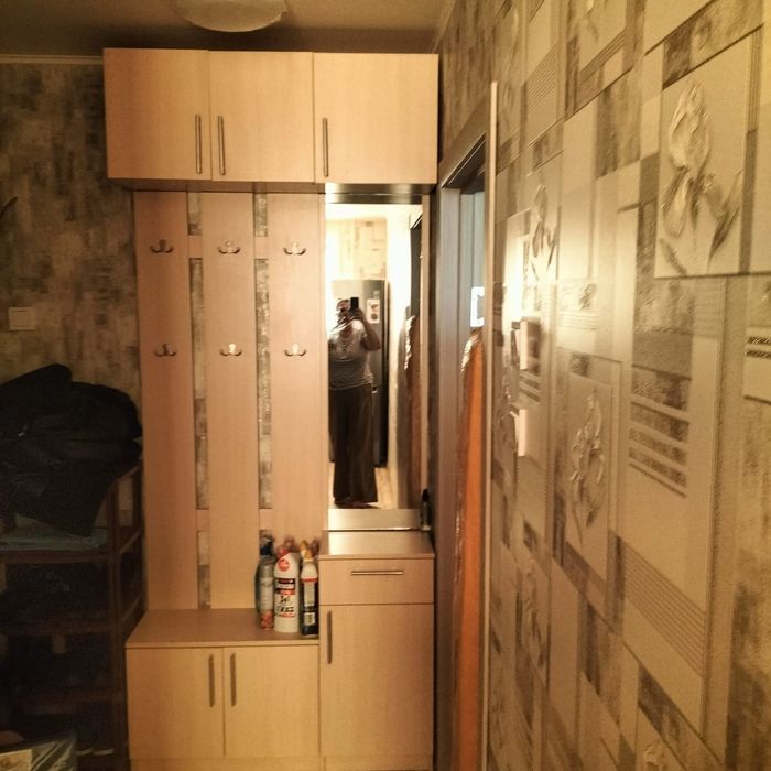 Продам  прихожую.