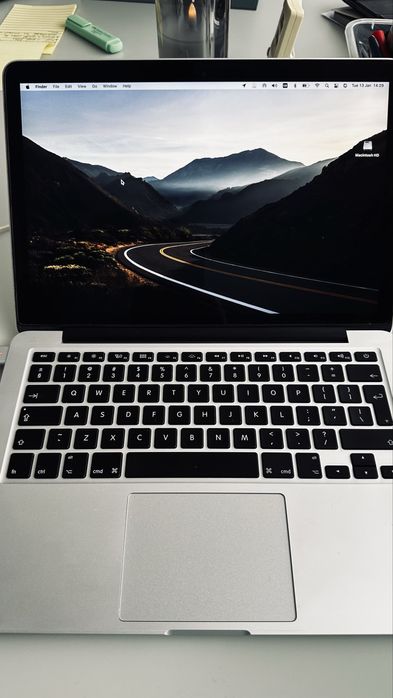 Macbook pro 13 early 2015 128G i5, 8 G ram