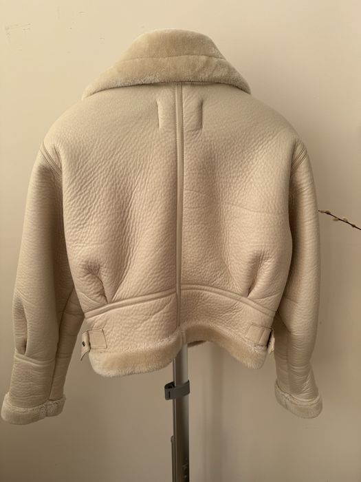 Яке от экокожа. Златисто бежево