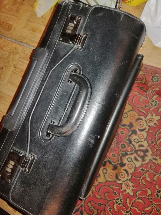 Ретро куфар кожен