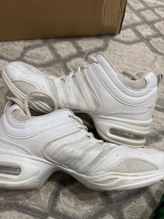 Кроссовки для танцев 39 рз