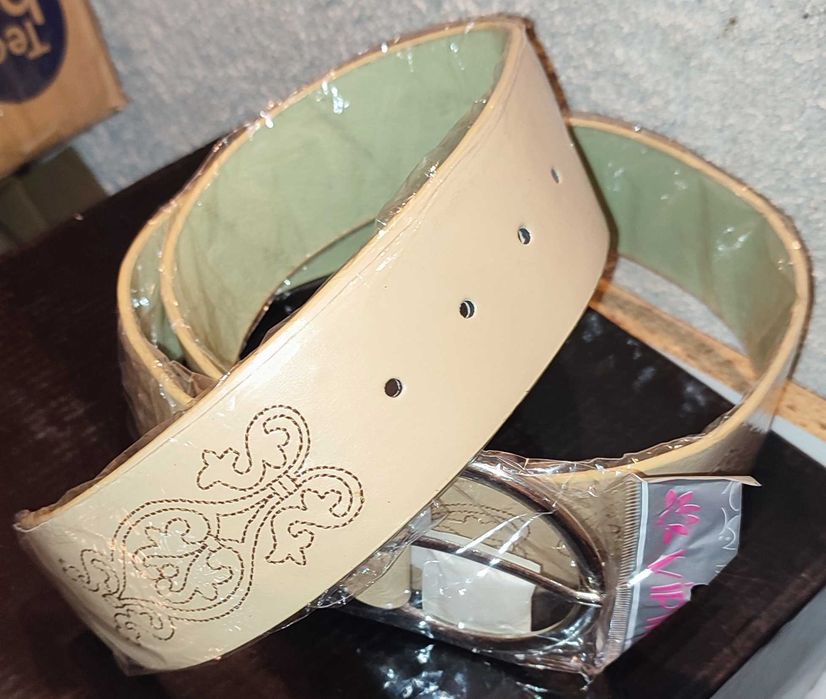 Дамски кожен koлан