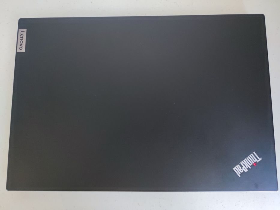 Lenovo ThinkPad P15v Gen 1 (i7-10850H | 32GB RAM | 512GB SSD)
