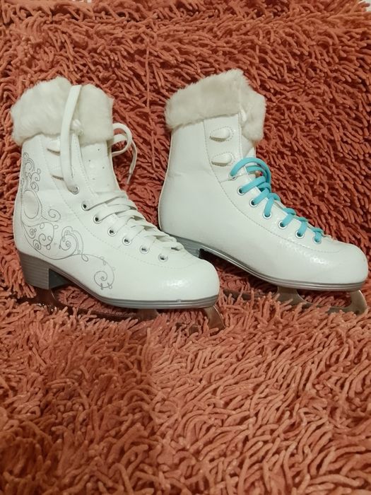 Коньки женские 36