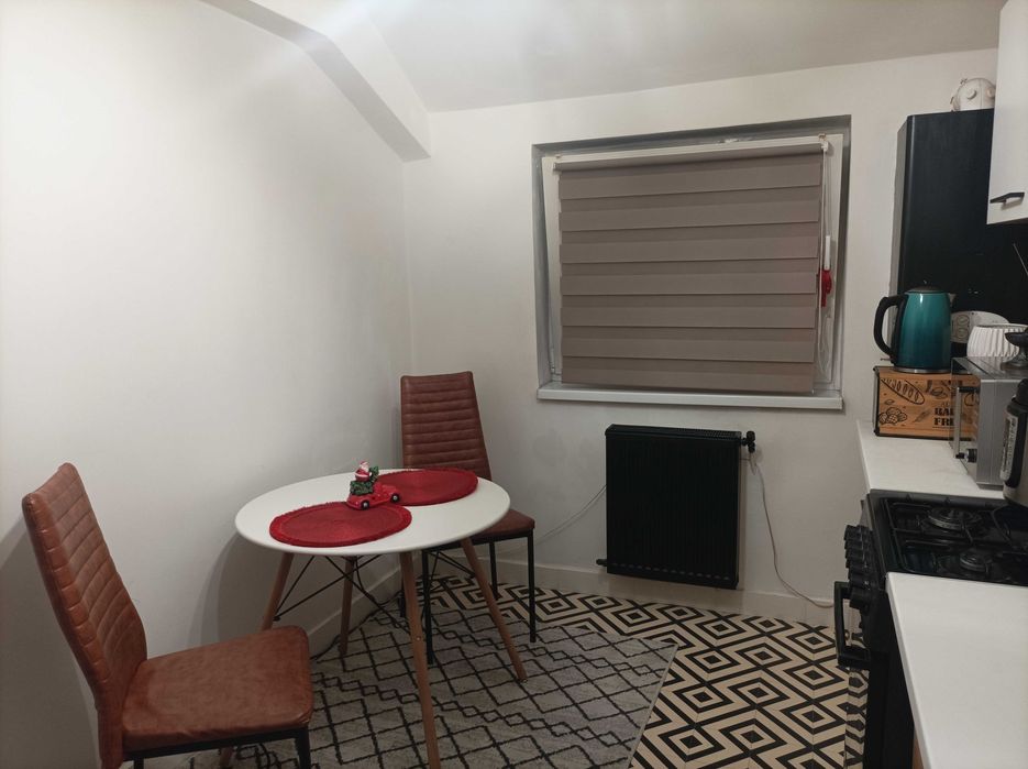 Apartament decomandat cu o cameră, locație excelentă – Florești