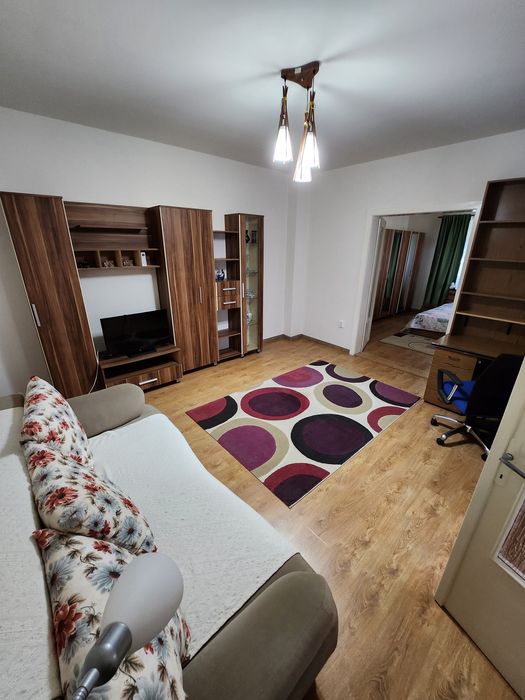 Închiriez casa in zona linistita