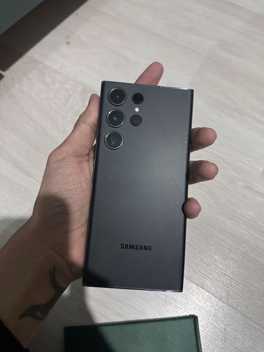 Samsung s23 ultra 256/12 в идеале