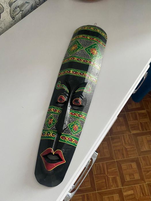 Маски на стеные из дерева