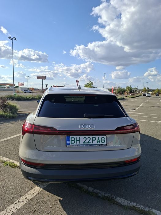 AUDI e-tron 2022 — imagine 3