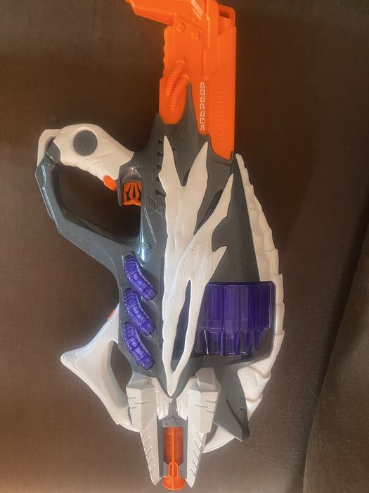 Nerf Alien Menace Incisor Blaster Limited Edition