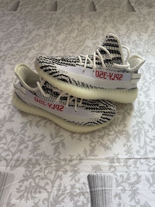 Adidas Yeezy 350 V2 Zebra
