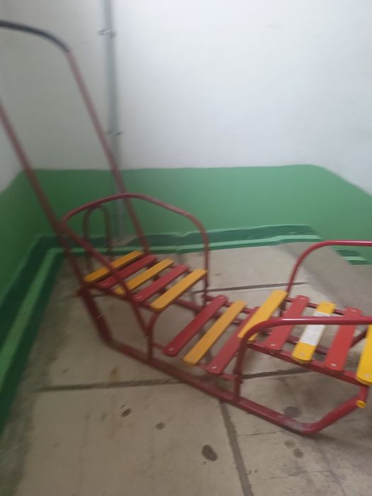 Продаются    санки