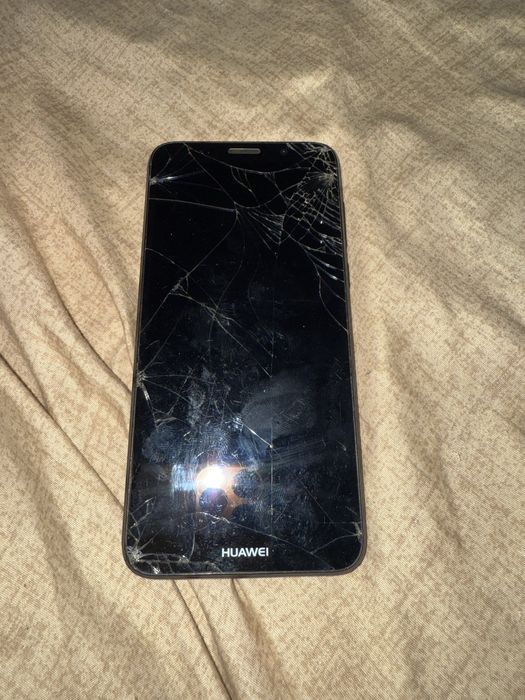 Huawei y5 pentru piese , functioneaza