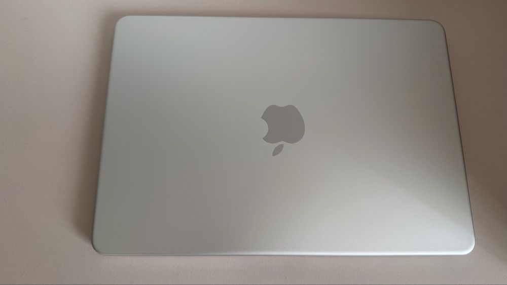 Продам Магбук Macbook