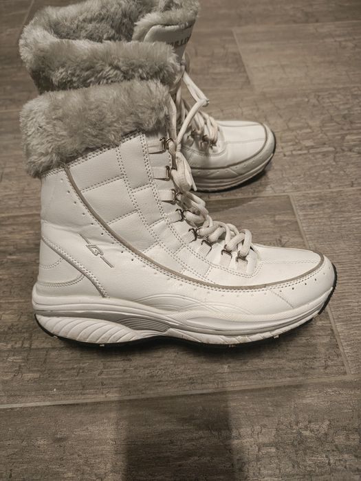 Топли и стилни зимни боти