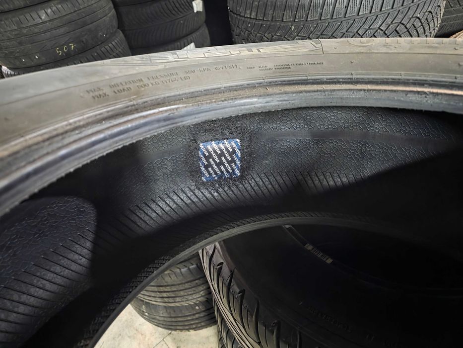 2бр Всесезонни гуми 235 60 16 - Continental