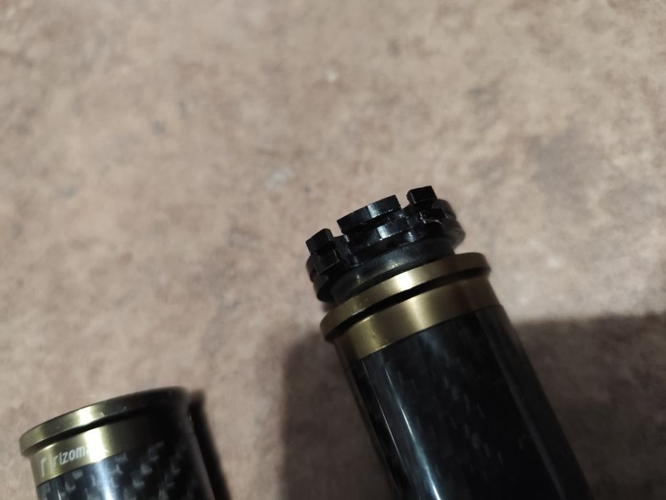 Карбонови ръкохватки Rizoma