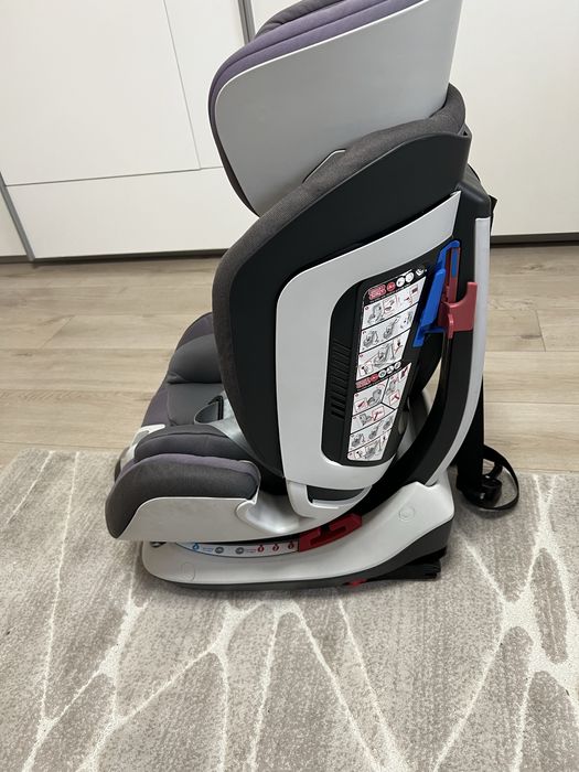 Scaun auto chicco cu isofix de la 0 luni