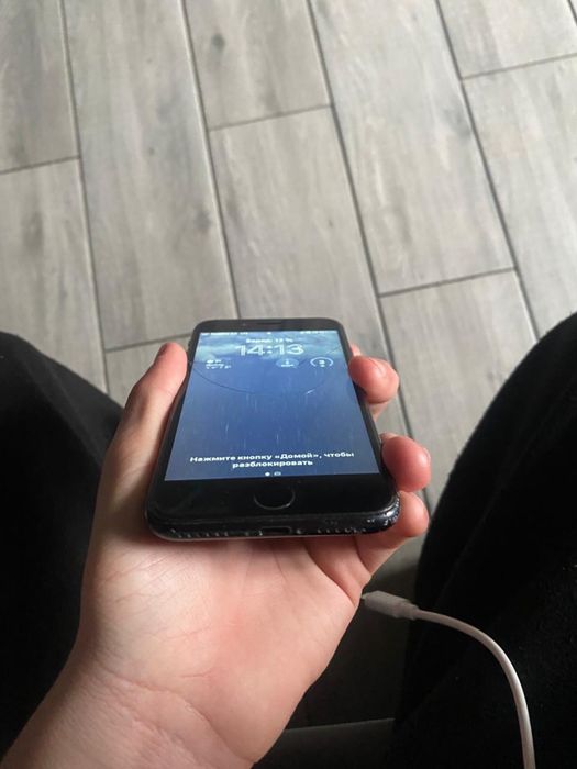 iPhone se 2020 акум71 gb128