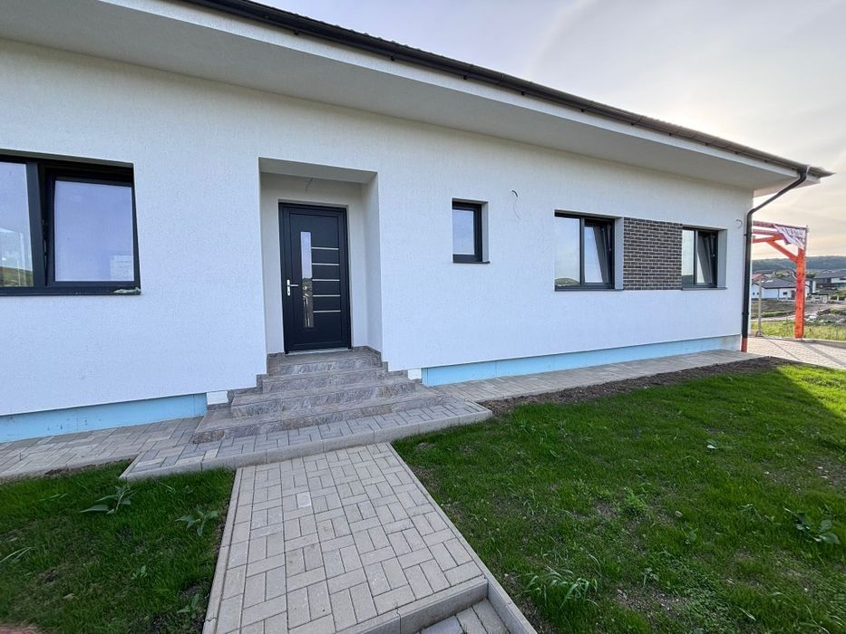Persoana fizica vand casa unifamiliala Parter intrare Chinteni 170mp