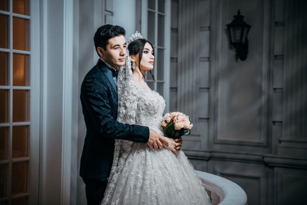 Профессиональная видеосъемка свадеб и праздничных мероприятий.