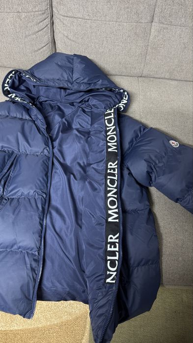 Синяя куртка Moncler