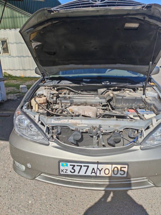 Машина камри 35